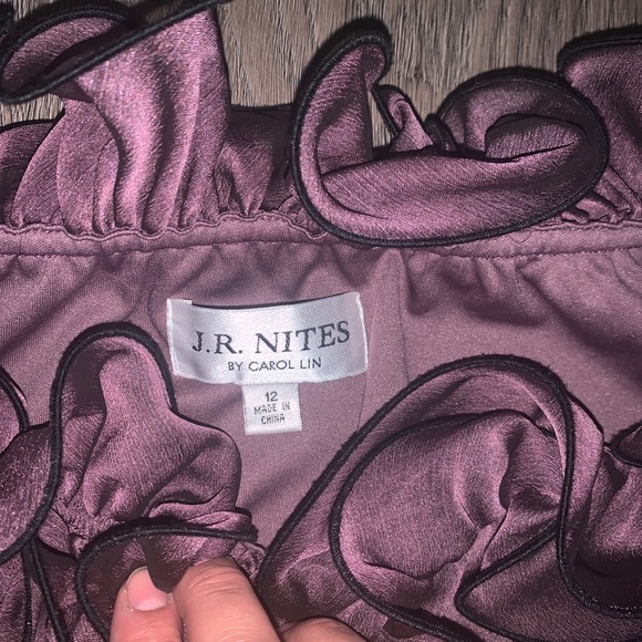 J.R. Nites by Carol Lin Blouse Women’s Size 12 Brown w/ Ruffles - Picture 2 of 3